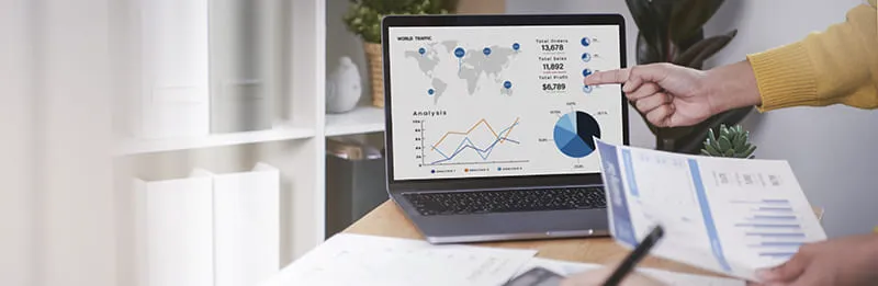 businesspeople-meeting-plan-analysis-graph-company-finance-strat2